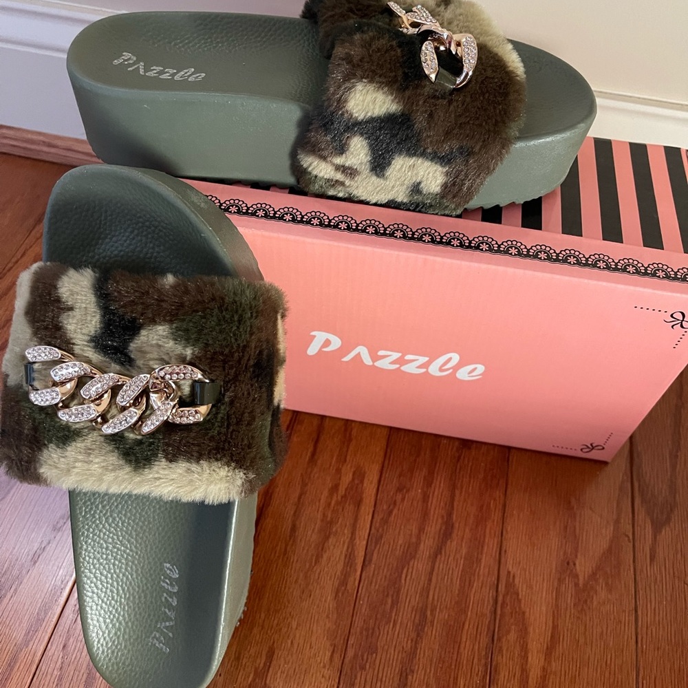 Camouflage slip ons